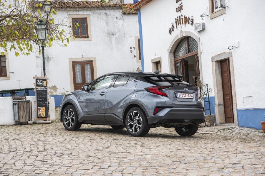  Toyota C-HR Hybrid 2019 года  (WW) (фото 132 из 174)